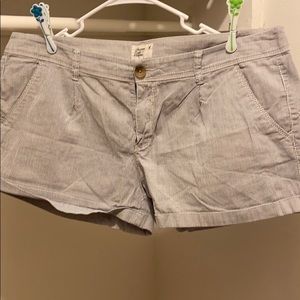 American Eagle blue and white pinstripes shorts 14